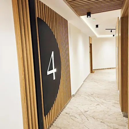 Square Garden 32 Novi Sad