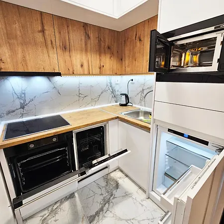 Square Garden 32 ノヴィ・サド