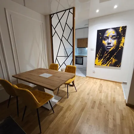 アパート Square Garden 32 ノヴィ・サド