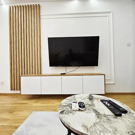 Square Garden 32 Újvidék