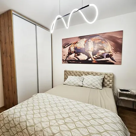 Square Garden 32 * ノヴィ・サド