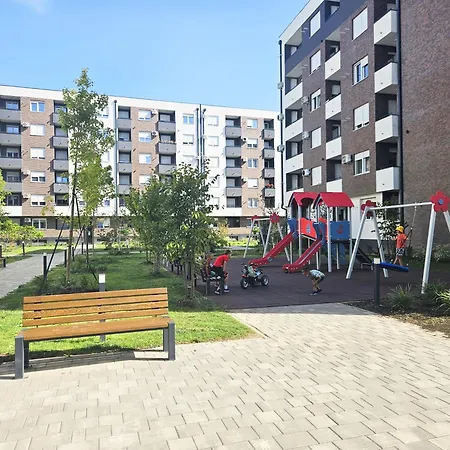 アパート Square Garden 32