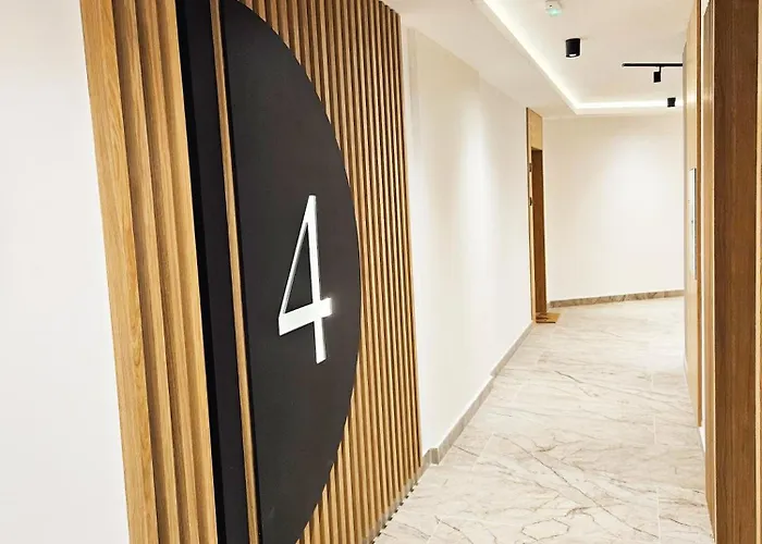 Square Garden 32 诺威萨