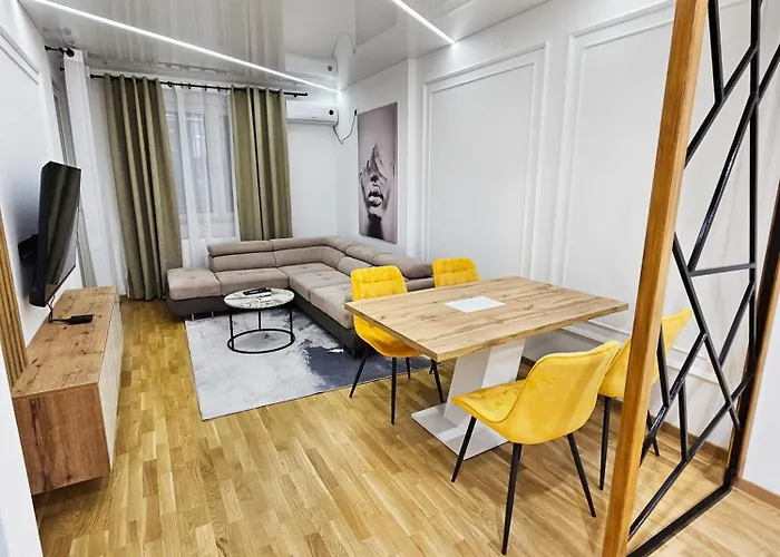 Square Garden 32 * 诺威萨