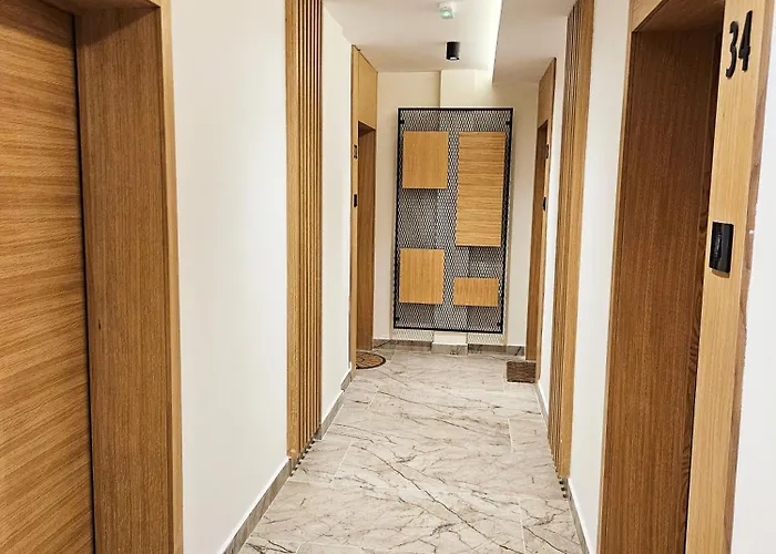 Square Garden 32 * 诺威萨