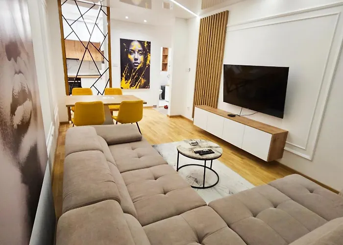 Square Garden 32 * 诺威萨